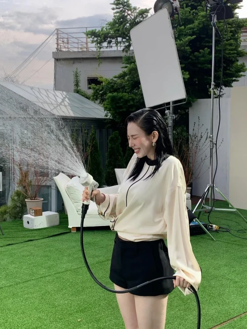260527-karina-instagram-update-pt-2-full-of-things-i-love-v0-lwedarumun3h1.webp