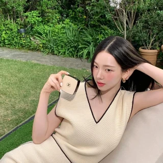 260527-karina-instagram-update-pt-2-full-of-things-i-love-v0-nhhrr0vmun3h1