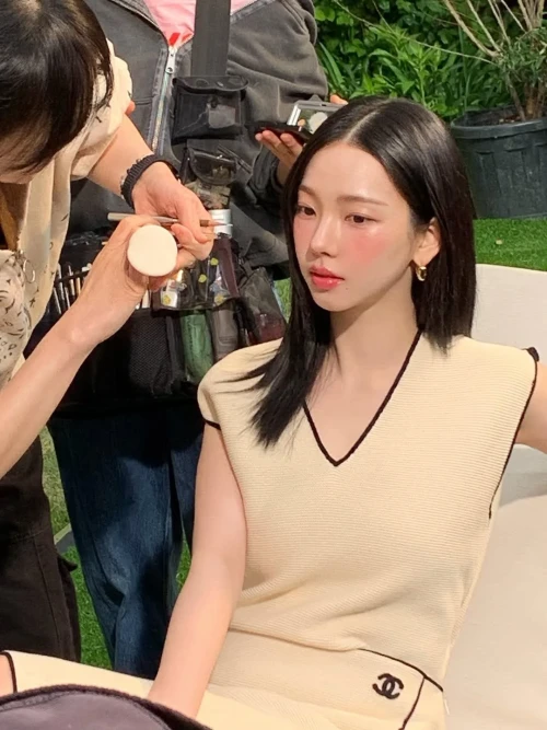 260527-karina-instagram-update-pt-2-full-of-things-i-love-v0-u0t6drumun3h1.webp