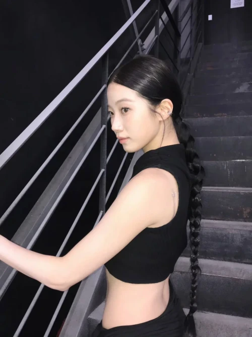 260527-kazuha-instagram-update-v0-59oeho48ho3h1.webp