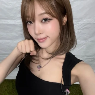260527-yena-yenacore-instagram-update-v0-1fxaibzozq3h1