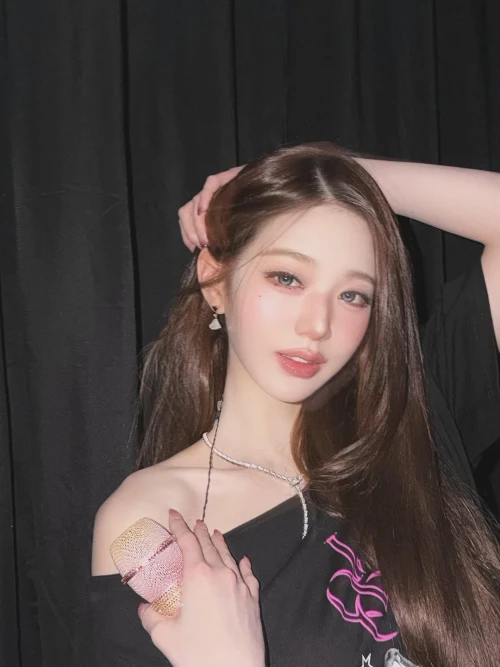 260528-wonyoung-instagram-update-v0-6ciov4iv3u3h1.webp