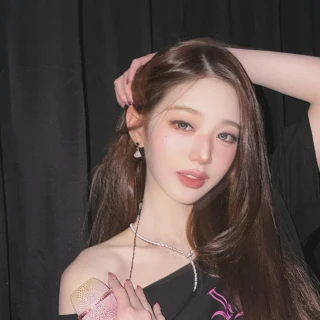 260528-wonyoung-instagram-update-v0-6ciov4iv3u3h1