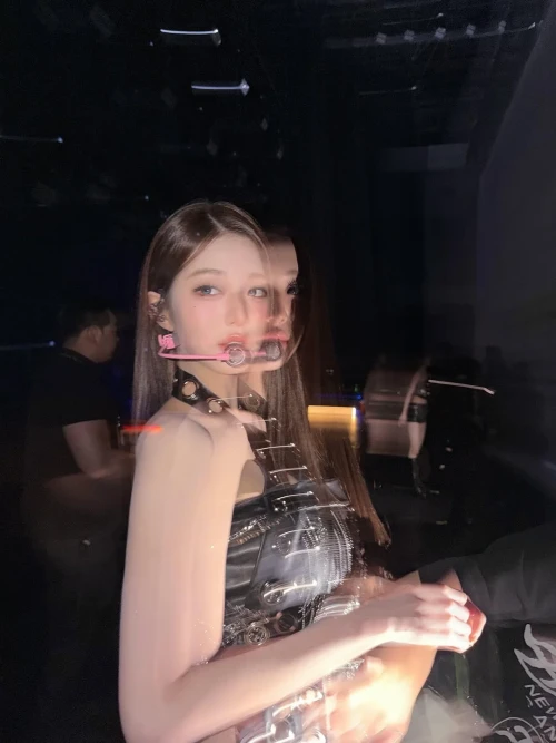 260528-wonyoung-instagram-update-v0-arq43dhv3u3h1.webp