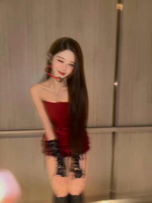 260528-wonyoung-instagram-update-v0-k4zzybhv3u3h1.webp