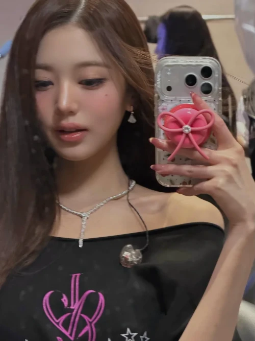 260528-wonyoung-instagram-update-v0-zs9s94iv3u3h1.webp