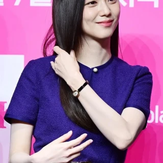 250107-jisoo-v0-075htk8v2n3h1