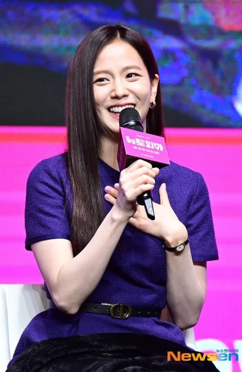 250107-jisoo-v0-1j1dzuav2n3h1.webp