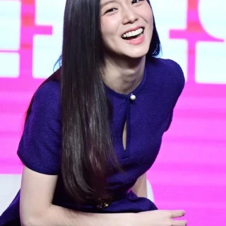 250107-jisoo-v0-97jvpyav2n3h1