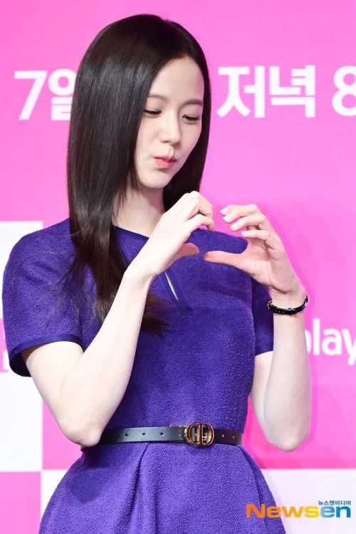 250107-jisoo-v0-mm515k8v2n3h1.webp