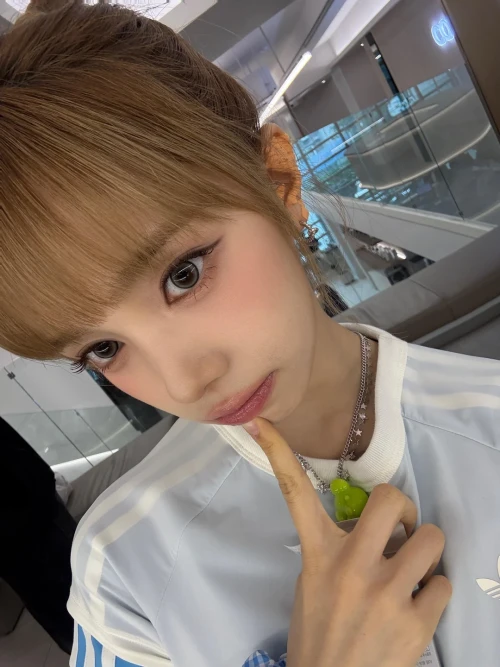 260527-mia-weverse-update-v0-l9ge4jiyoq3h1.webp