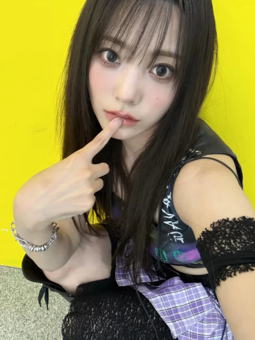 260527-siyeon-instagram-post-v0-pzw5vhwxop3h1.webp