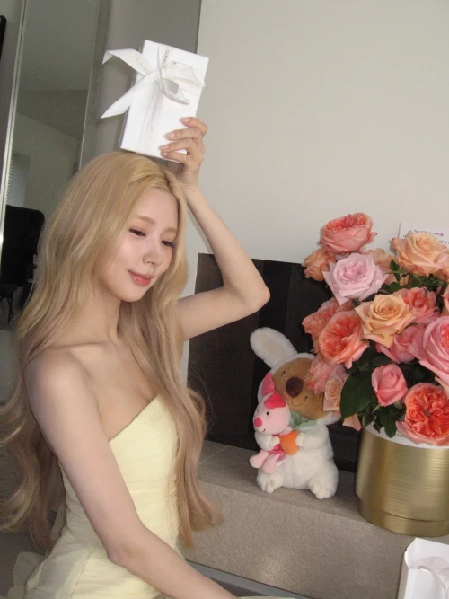 260529-miyeon-instagram-update-v0-8u8sgluzlz3h1.webp