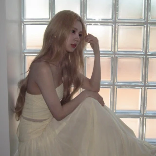260529-miyeon-instagram-update-v0-bf14v42zlz3h1