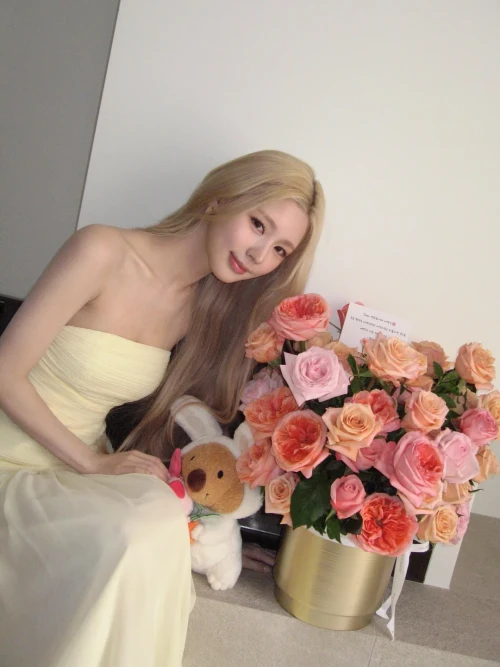 260529-miyeon-instagram-update-v0-csjb4zqzlz3h1.webp