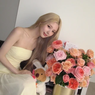 260529-miyeon-instagram-update-v0-csjb4zqzlz3h1