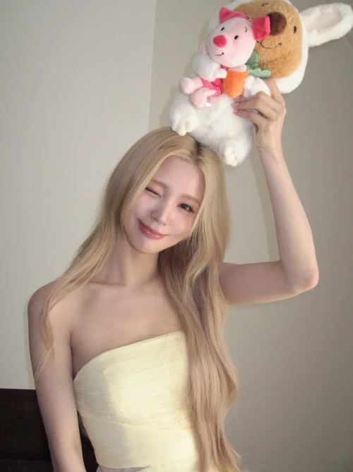 260529-miyeon-instagram-update-v0-l3lulnsxlz3h1.webp