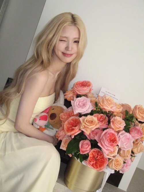 260529-miyeon-instagram-update-v0-m38q5l4ylz3h1.webp
