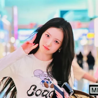260529-sui-ft-leesol-airport-departure-v0-p2b9xtz5e04h1