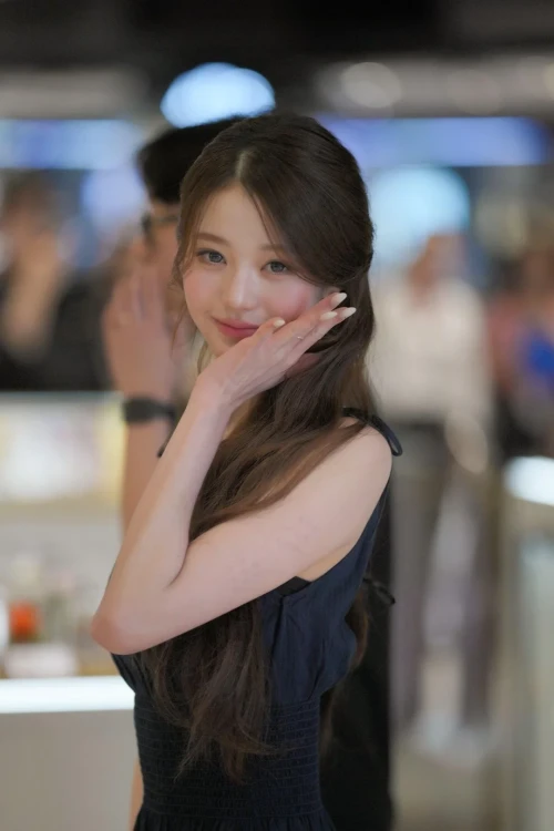260529-wonyoung-v0-7zswec7ozz3h1.webp
