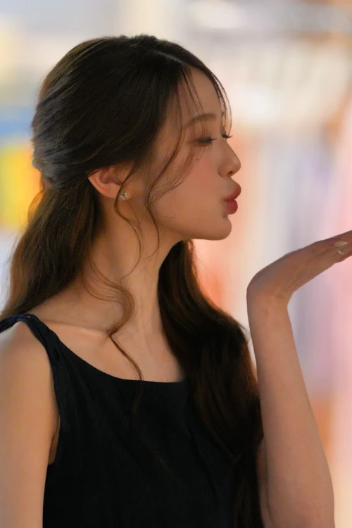 260529-wonyoung-v0-s4nkeh7ozz3h1.webp