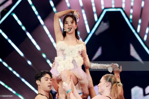 230422-jisoo-v0-lckma45pfn4h1.webp